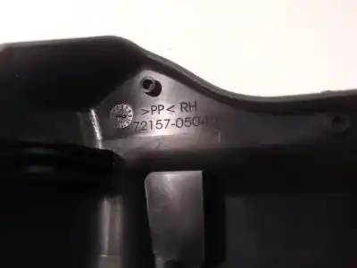 Pièce détachée automobile d'occasion enjoliveur pour toyota avensis berlina (t25) 2.0 sol sedán références oem iam 7215705040  