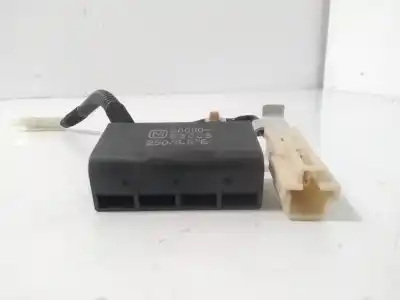 Pièce détachée automobile d'occasion antenne pour toyota avensis berlina (t25) 2.0 sol sedán références oem iam 9008088005  