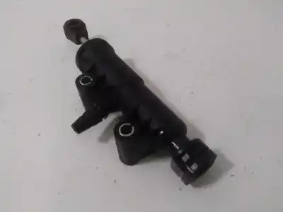 Pièce détachée automobile d'occasion pompe d'embrayage pour mercedes-benz vito (w639) basic, combi 109 cdi compacto (639.601) références oem iam a6392900112  