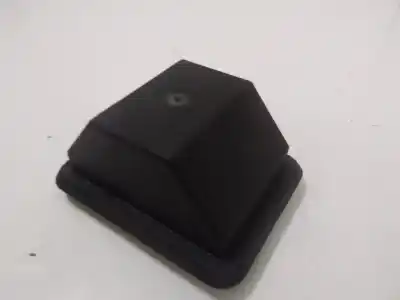 Pièce détachée automobile d'occasion enjoliveur pour citroen berlingo station wagon xtr références oem iam 9680671180