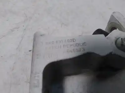 Second-hand car spare part hinge for skoda rapid elegance oem iam references 8k0831402d  