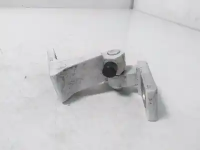 Second-hand car spare part hinge for skoda rapid elegance oem iam references 8k0831401a  