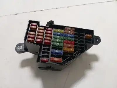 Pièce détachée automobile d'occasion boîtes à fusibles pour audi tt (8j3/8j9) 3.2 v6 24v références oem iam 