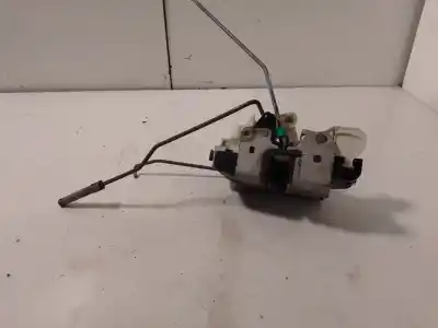 Second-hand car spare part left front door lock for dodge caliber se oem iam references 04589409aa