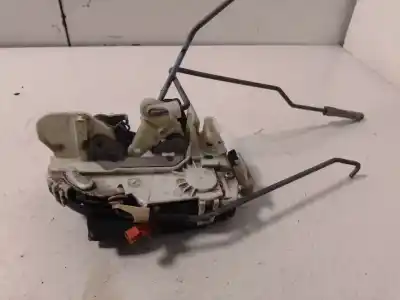 Second-hand car spare part left front door lock for dodge caliber se oem iam references 04589409aa  