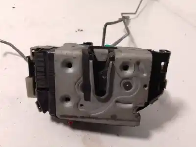 Second-hand car spare part left front door lock for dodge caliber se oem iam references 04589409aa  