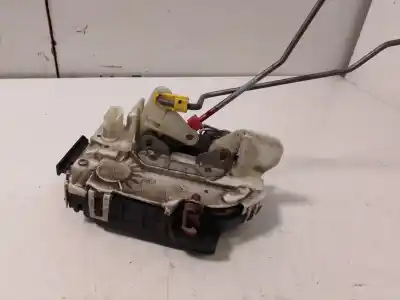 Second-hand car spare part front right door lock for dodge caliber se oem iam references 04589416aa