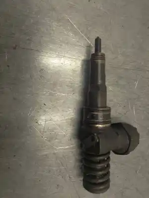 Second-hand car spare part injector for audi a4 avant (8e) 2.0 tdi oem iam references 038130073ag  