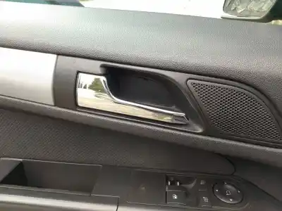 Pièce détachée automobile d'occasion Poignée Intérieure Avant Gauche pour OPEL ZAFIRA B ZAFIR B Références OEM IAM 848774  