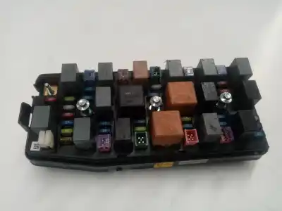 Pièce détachée automobile d'occasion boîtes à fusibles pour opel antara antara références oem iam 08131d