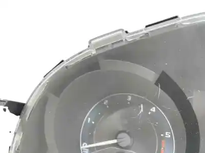 Peça sobressalente para automóvel em segunda mão quadrante por toyota auris active referências oem iam 83800f2d72 83800f2d73 83800-f2d72