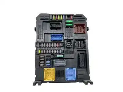 Pezzo di ricambio per auto di seconda mano SCATOLA RELÈ/FUSIBILI per PEUGEOT 5008  Riferimenti OEM IAM 9830790580 1635692080 