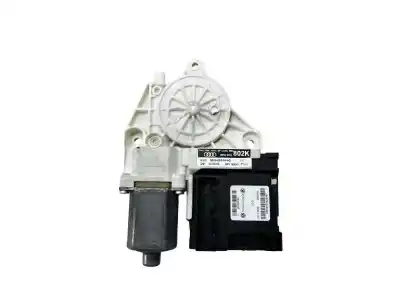 Peça sobressalente para automóvel em segunda mão MOTOR ELEVADOR VIDRO DIANTEIRO DIREITO por AUDI A3 (8P) 1.9 TDI Ambiente Referências OEM IAM 8P0959802K  