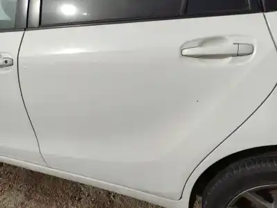 İkinci el araba yedek parçası arka sol kapi için toyota verso (aur2/zgr2) 1ad oem iam referansları   