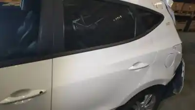 Автозапчасти б/у задняя левая дверь за hyundai ix35 (el/lm) d4fd ссылки oem iam 