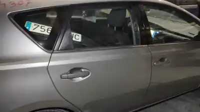 Автозапчастина б/у двері задні праві для toyota auris (e18) n47c16a посилання на oem iam 