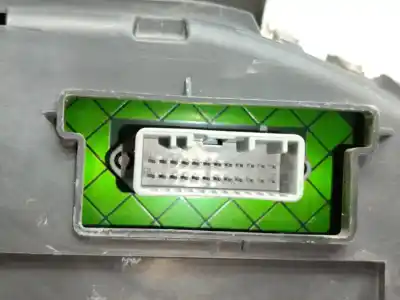 Peça sobressalente para automóvel em segunda mão quadrante por renault clio iii exception referências oem iam 8200821001d  