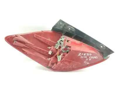 Second-hand car spare part right tailgate light for kia ceed drive 136 cv / 100 kw oem iam references 92402a27  