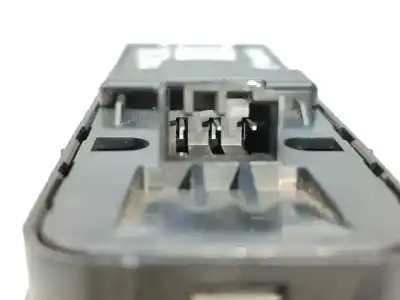 Second-hand car spare part left front power window switch for volvo v40 básico oem iam references 31453232  