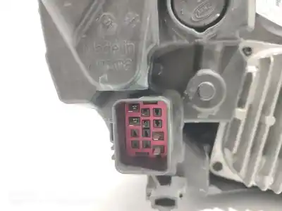 Second-hand car spare part left headlight for volvo v40 básico oem iam references 32228485  