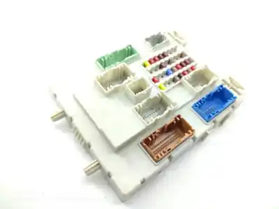 Second-hand car spare part fuse box unit for volvo v40 básico oem iam references 31453131  