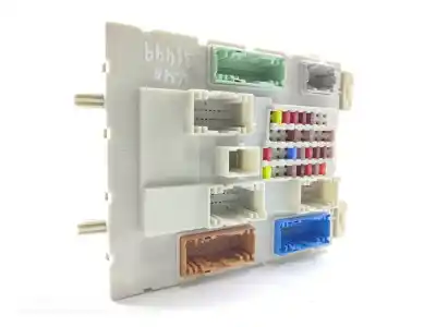 Pièce détachée automobile d'occasion boîtes à fusibles pour volvo v40 básico références oem iam 31453131