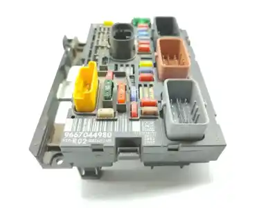 Pièce détachée automobile d'occasion boitier fusible bsm pour peugeot 5008 confort références oem iam 9667044980  