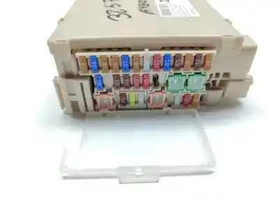 Pezzo di ricambio per auto di seconda mano SCATOLA RELÈ/FUSIBILI per TOYOTA AYGO  Riferimenti OEM IAM 827300H030A  