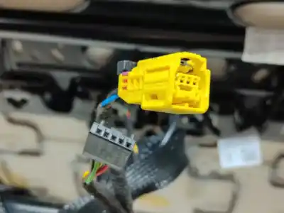 Автозапчастина б/у передне праве сиділо для audi q2 (gab, gag) 1.6 tdi посилання на oem iam 81a881327  