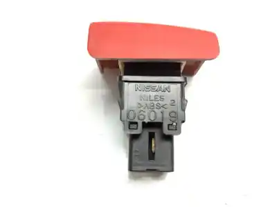 Second-hand car spare part hazard warning lights for nissan cabstar ->09.06 cabstar 35.xx cabina simple cabina individual 136 cv / 100 kw oem iam references 25290mb00a