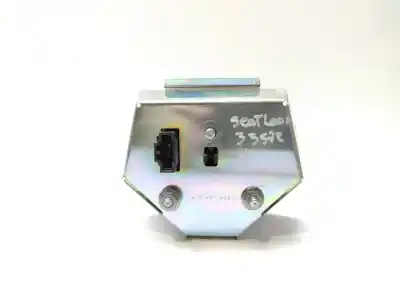 Second-hand car spare part tailgate back door handle for seat leon st (5f8) reference plus oem iam references 5f0827565c  