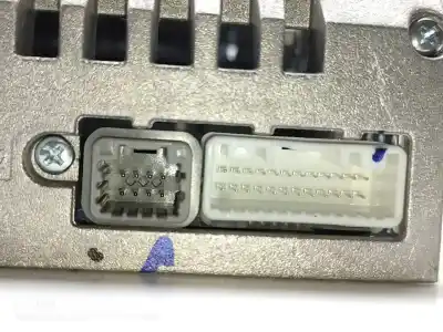 Pezzo di ricambio per auto di seconda mano impianto audio / radio cd per renault clio iv authentique riferimenti oem iam 281159981r  