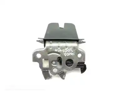 Second-hand car spare part trunk lock for skoda rapid active oem iam references 5e0827505a  