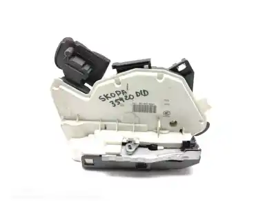Second-hand car spare part front right door lock for skoda rapid active oem iam references 5e1837016a