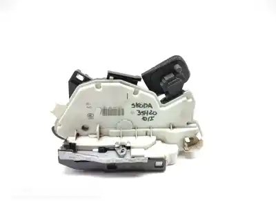 Second-hand car spare part left front door lock for skoda rapid active oem iam references 5e1837015a