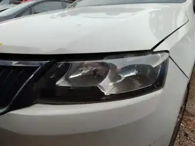 Second-hand car spare part left headlight for skoda rapid ambition oem iam references 5jb941017