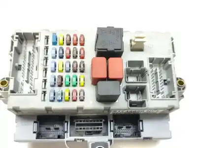 Peça sobressalente para automóvel em segunda mão caixa de fusíveis e relés por fiat grande punto van (299) active referências oem iam 51744898