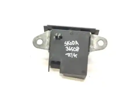 Автозапчасти б/у замок багажника/ворот за skoda fabia (pj3) ambition 110 cv / 81 kw ссылки oem iam 2g6827505b