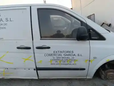 Автозапчасти б/у ДВЕРЬ ПЕРЕДНЯЯ ПРАВАЯ за MERCEDES-BENZ VITO CAJA CERRADA 6.03 -> 109 CDI Largo (639.603) 95 CV / 70 KW ссылки OEM IAM A6397201105  