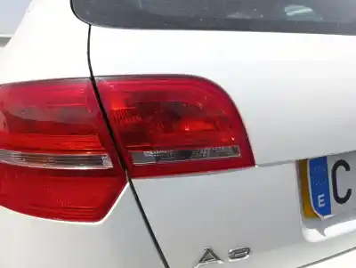 Peça sobressalente para automóvel em segunda mão farolim interior traseiro esquerdo por audi a3 (8p) 1.6 tdi ambiente referências oem iam 8p4945093d