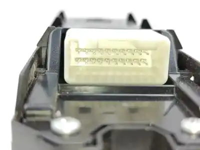 Recambio de automóvil de segunda mano de MANDO ELEVALUNAS DELANTERO IZQUIERDO para TOYOTA C-HR Hybrid Active referencias OEM IAM 84040F4020  