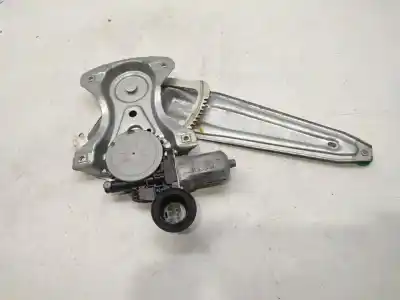 Peça sobressalente para automóvel em segunda mão elevador de vidros traseiro direito por toyota yaris active referências oem iam 857200d120