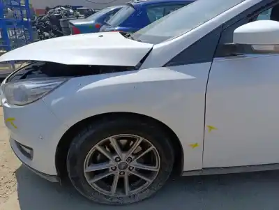 Автозапчастина б/у передне ліве крило для FORD FOCUS LIM. Trend + Посилання на OEM IAM PBM51A16009AG  
