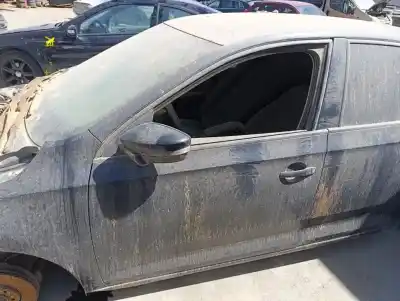 Second-hand car spare part left front door for skoda rapid active oem iam references 5ja831051c