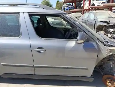 Peça sobressalente para automóvel em segunda mão porta dianteira direita por skoda yeti (5l) 1.2 tsi referências oem iam 5l0831056