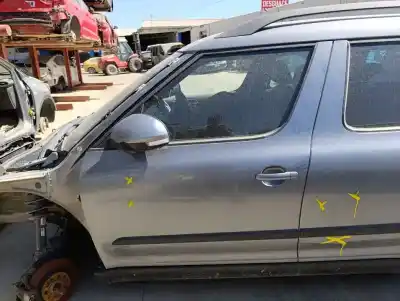 Peça sobressalente para automóvel em segunda mão porta da frente esquerda por skoda yeti (5l) 1.2 tsi referências oem iam 5l0831055