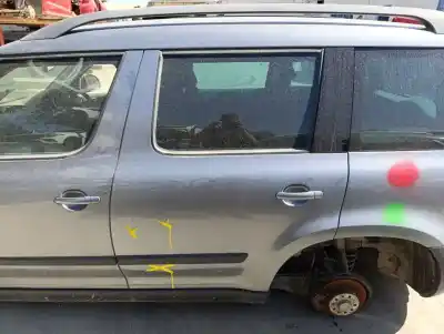 Peça sobressalente para automóvel em segunda mão porta do automóvel traseira esquerda por skoda yeti (5l) 1.2 tsi referências oem iam 5l0833055