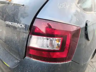 Pièce détachée automobile d'occasion feu arrière droit pour skoda rapid active références oem iam 5jj945112a