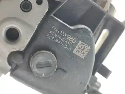 Peça sobressalente para automóvel em segunda mão fechadura da porta dianteira direita por citroen c3 feel referências oem iam 9812398080  
