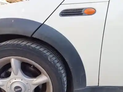 Peça sobressalente para automóvel em segunda mão Guarda-lamas Dianteiro Esquerdo por BMW MINI (R50,R53) Cooper Referências OEM IAM 41217037437  